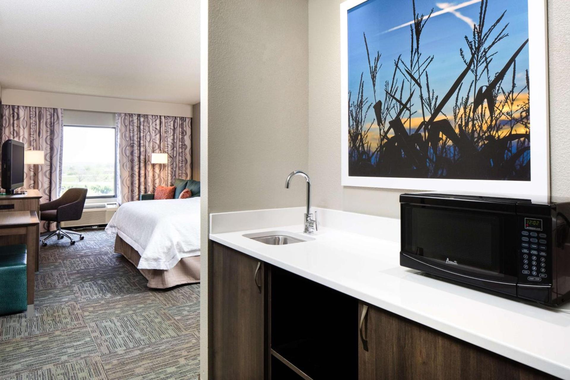 Hampton Inn Council Bluffs photo 20