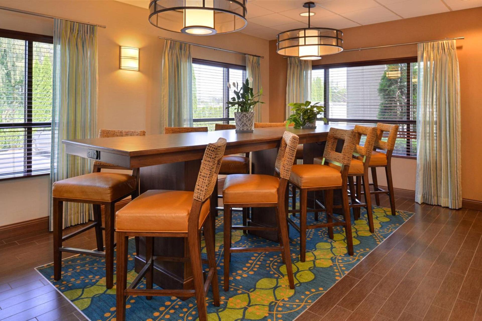 Hampton Inn Portland East photo 6