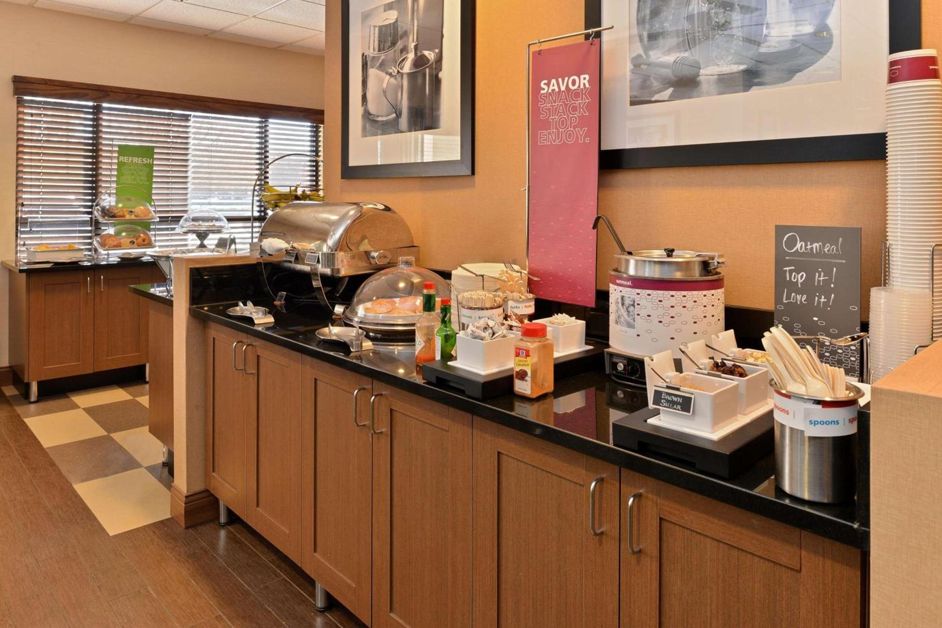 Hampton Inn Portland East photo 12