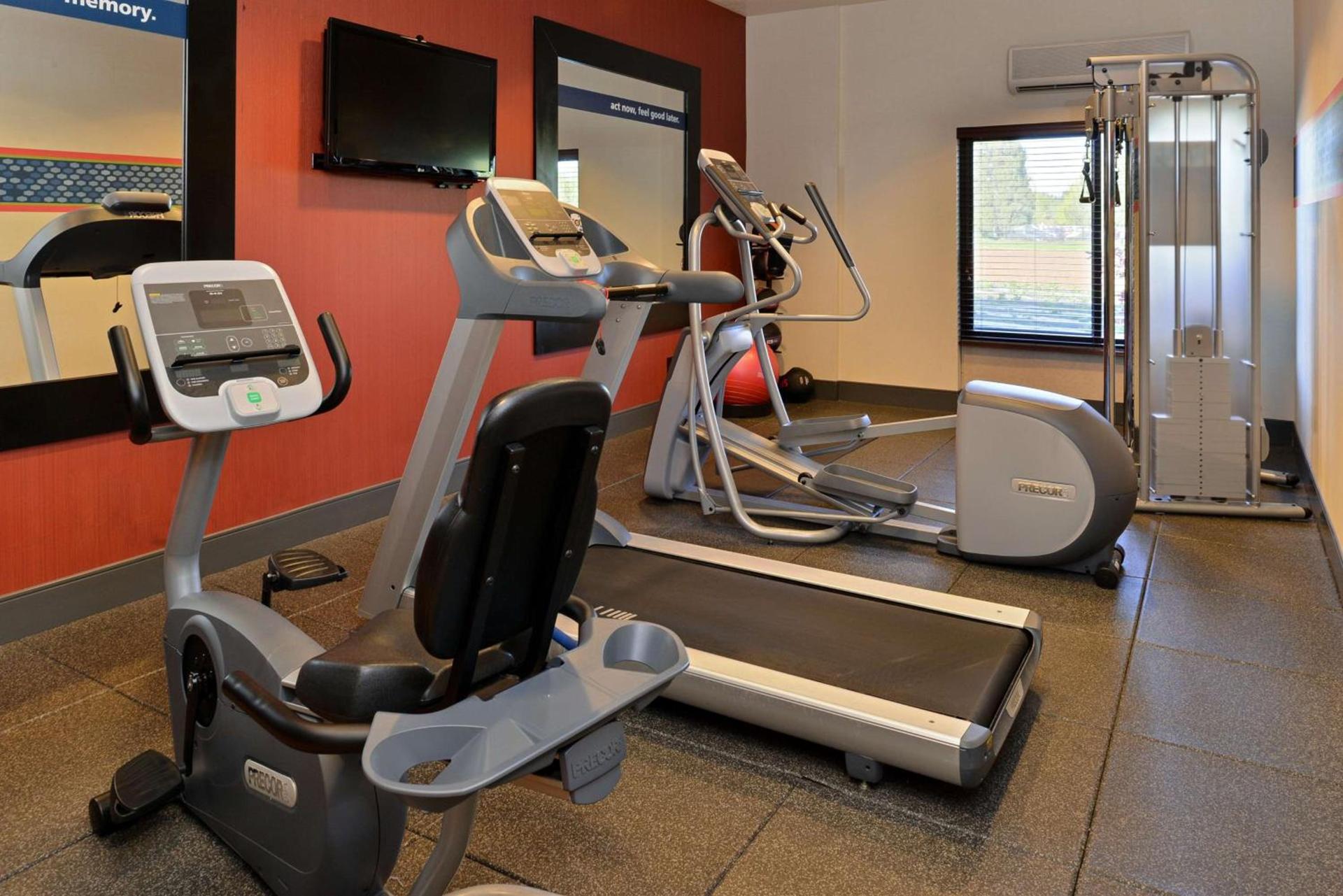 Hampton Inn Portland East photo 15