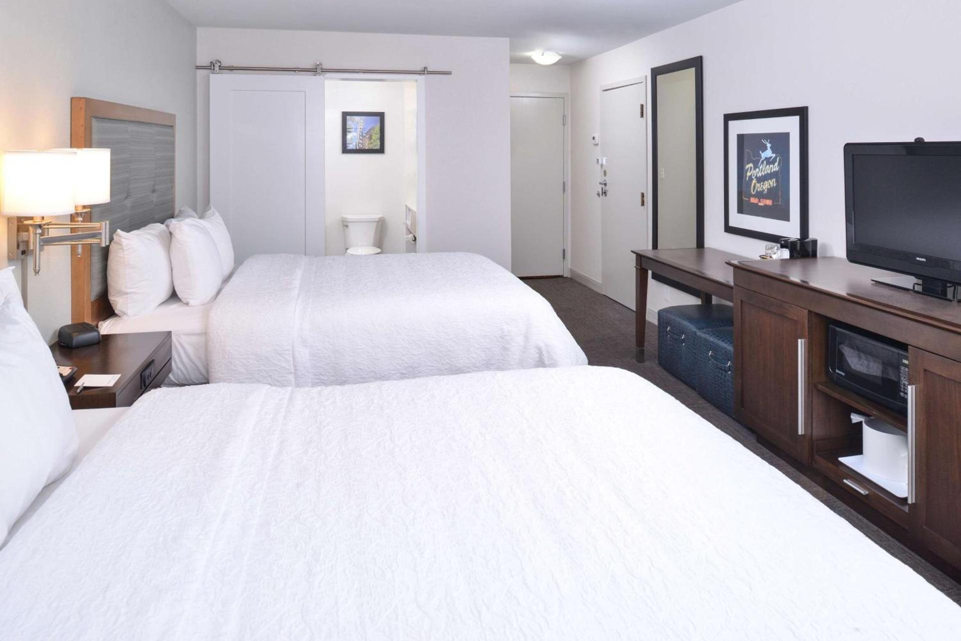 Hampton Inn Portland East photo 25