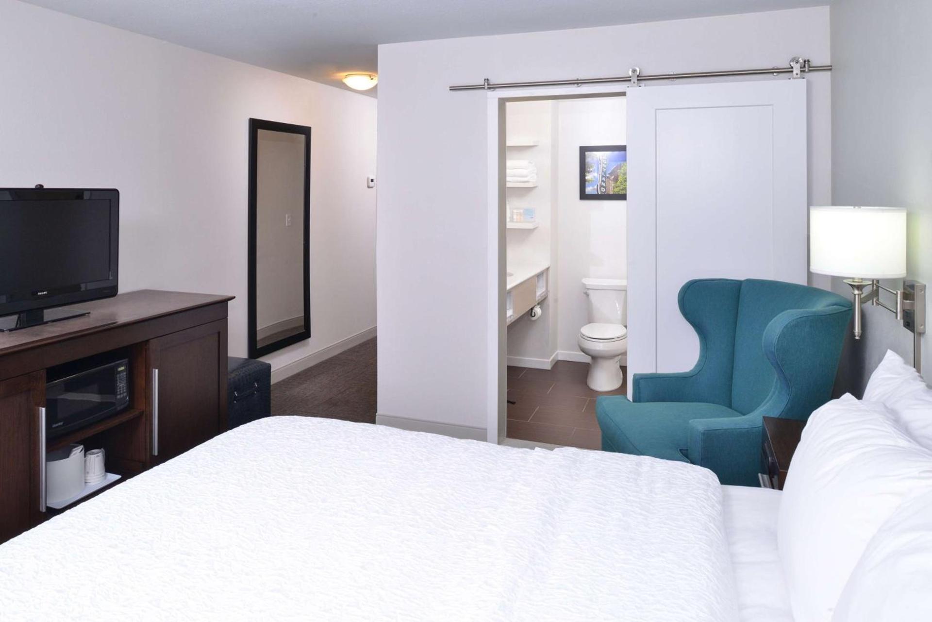 Hampton Inn Portland East photo 30