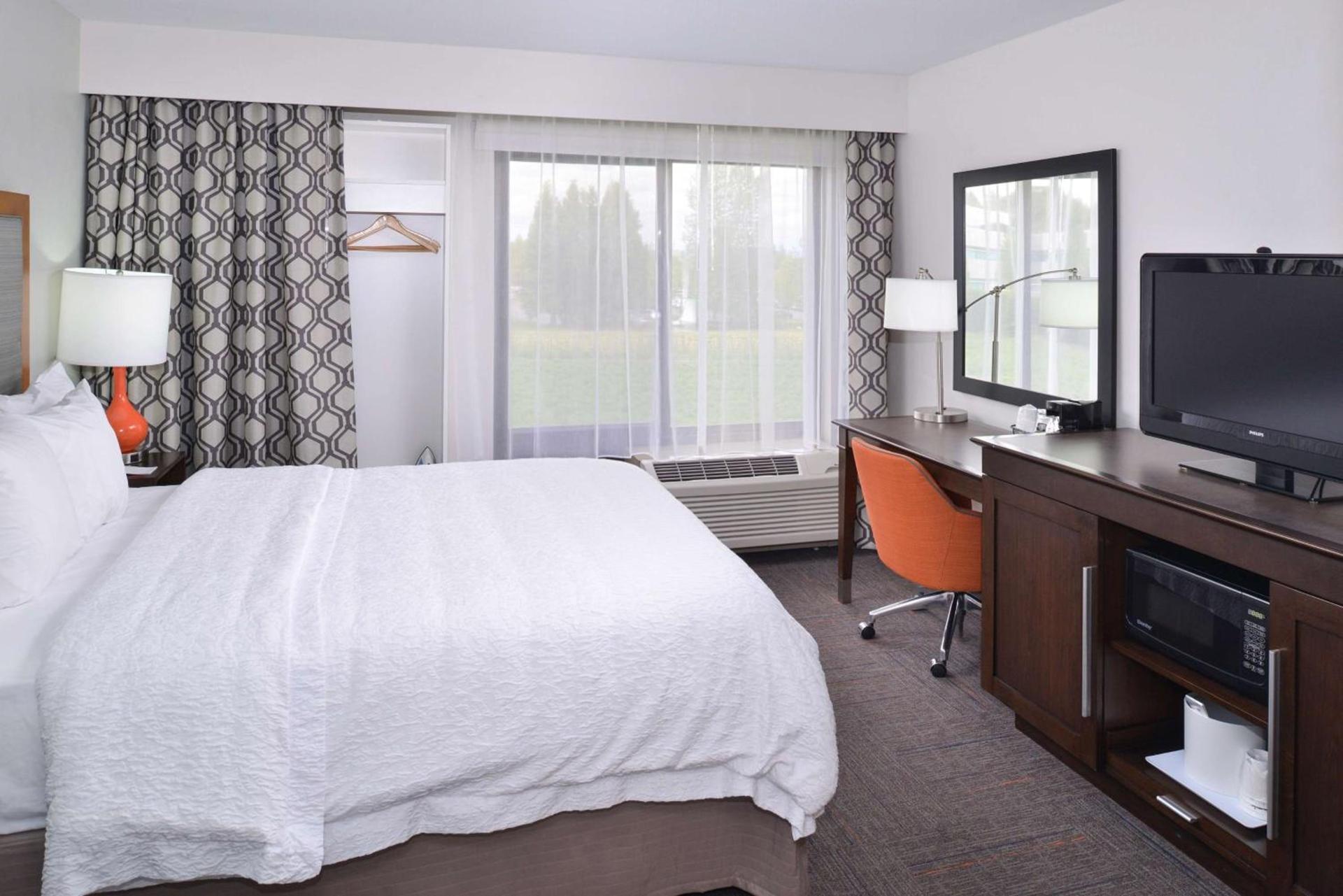 Hampton Inn Portland East photo 42