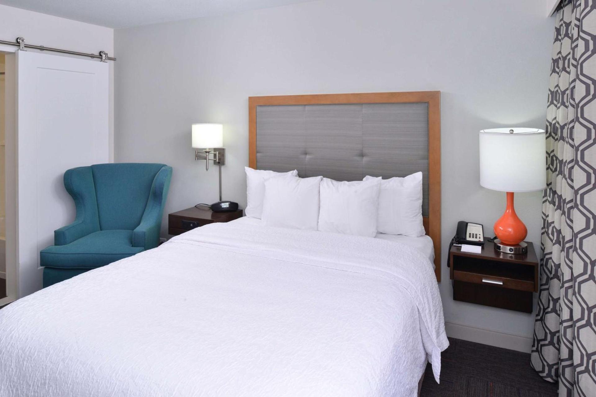 Hampton Inn Portland East photo 43