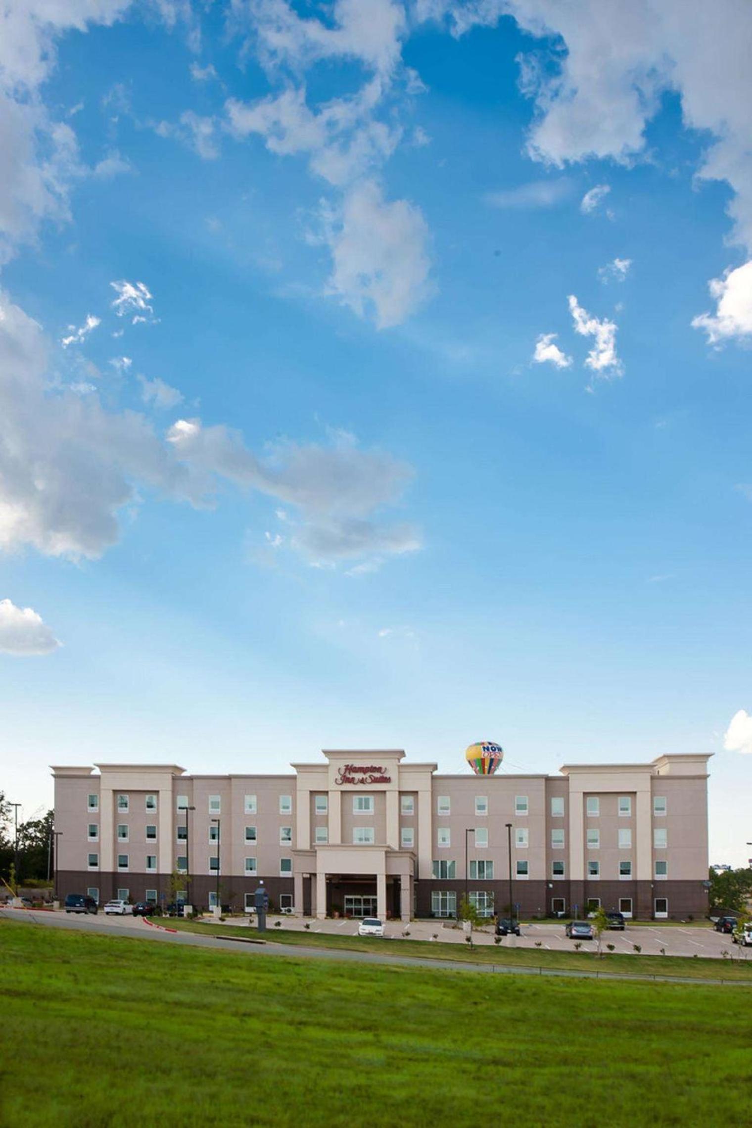 Hampton Inn & Suites Denison photo 3
