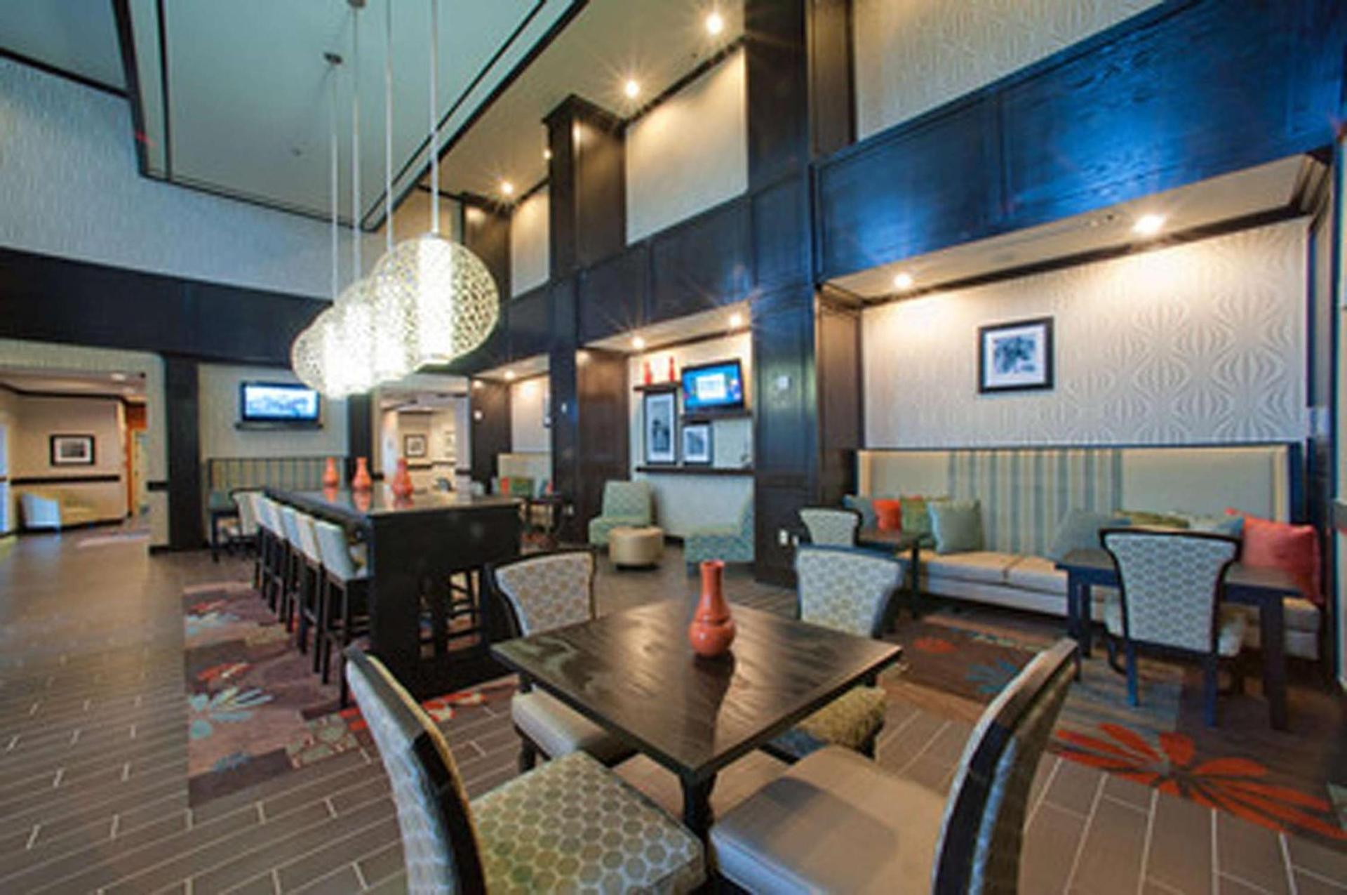 Hampton Inn & Suites Denison photo 9