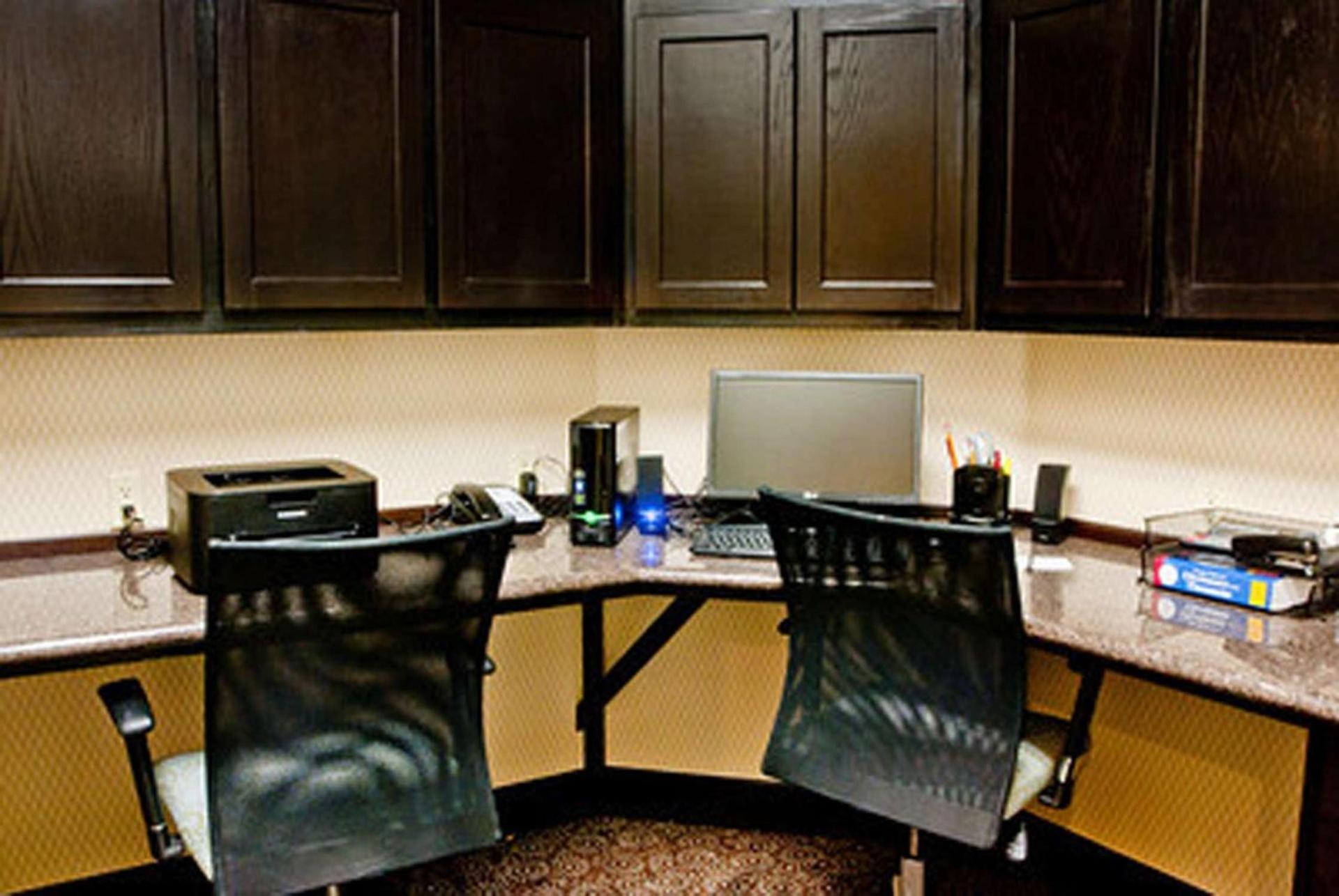 Hampton Inn & Suites Denison photo 21