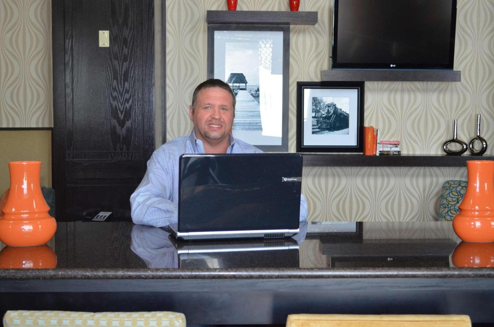 Hampton Inn & Suites Denison photo 22