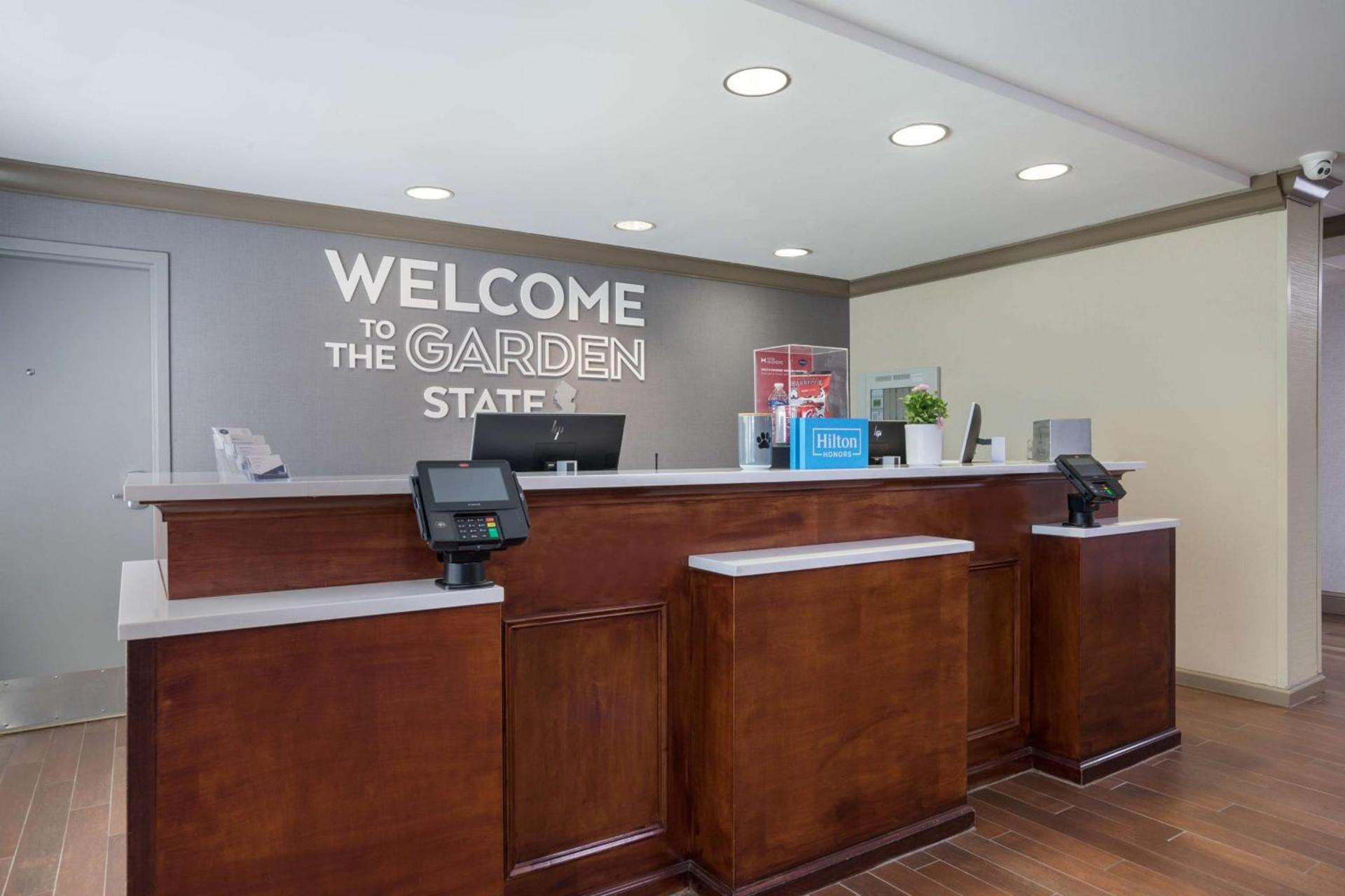 Hampton Inn Princeton photo 17