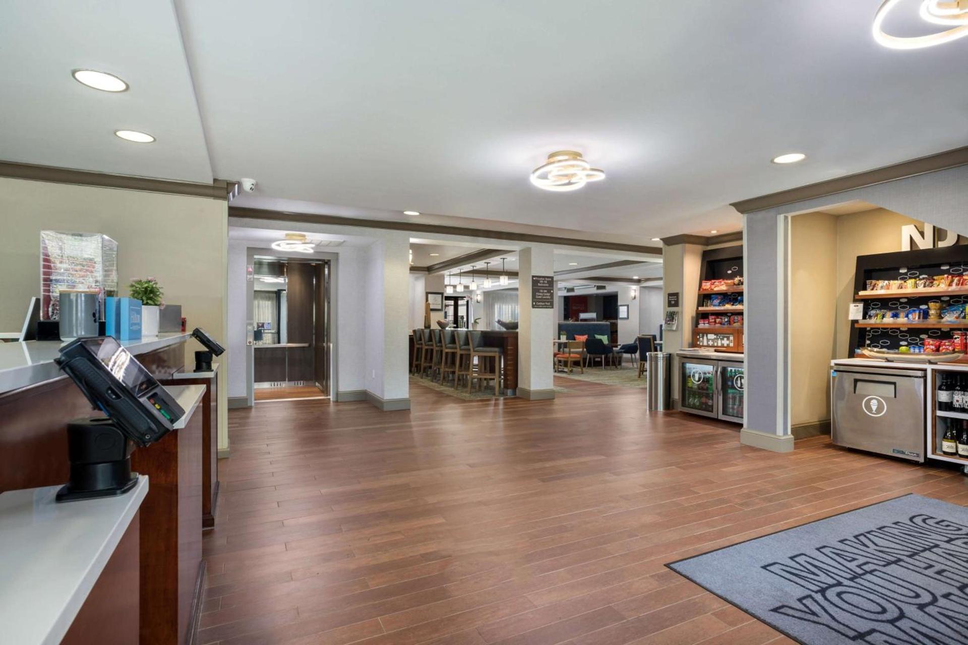 Hampton Inn Princeton photo 18