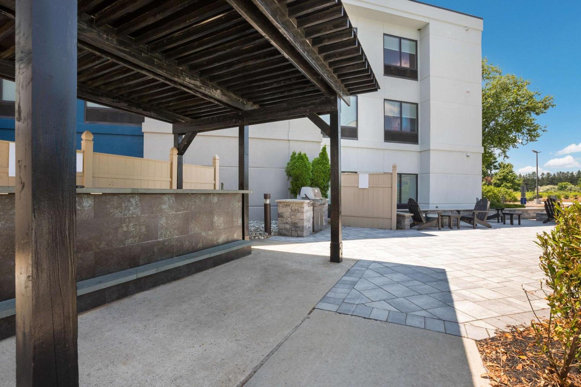 Hampton Inn Princeton photo 22