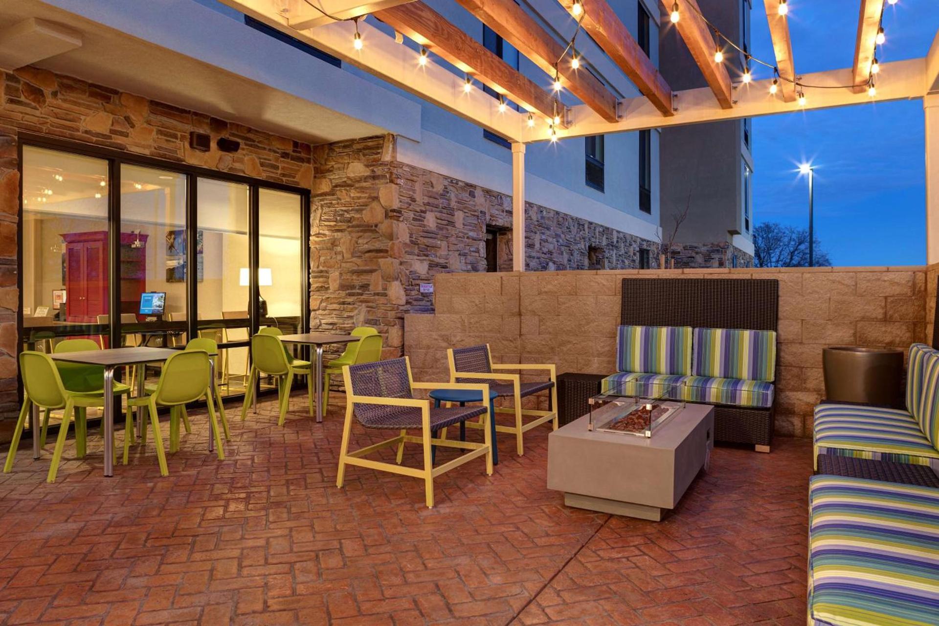 Home2 Suites By Hilton Redding photo 5
