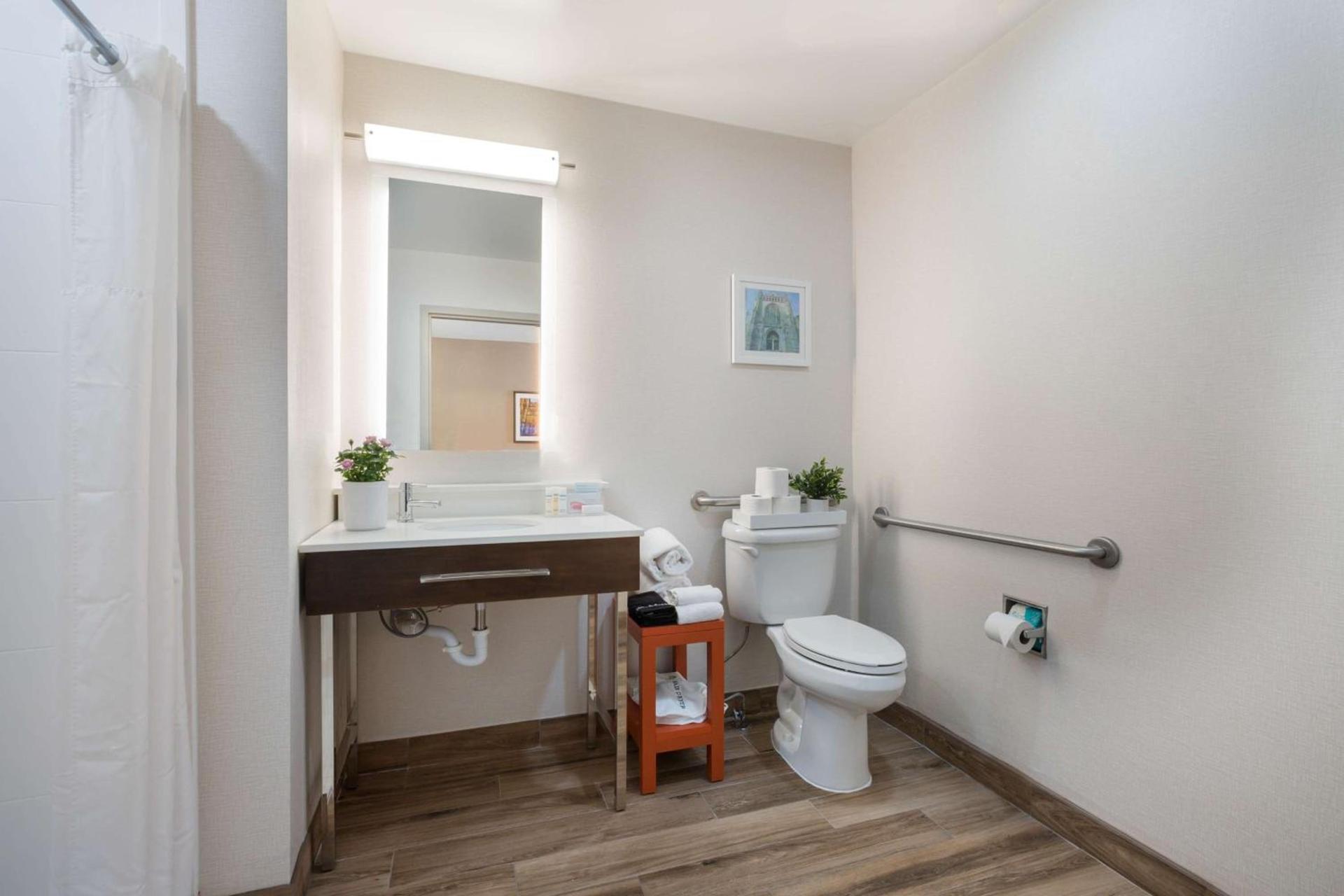 Hampton Inn Princeton photo 43