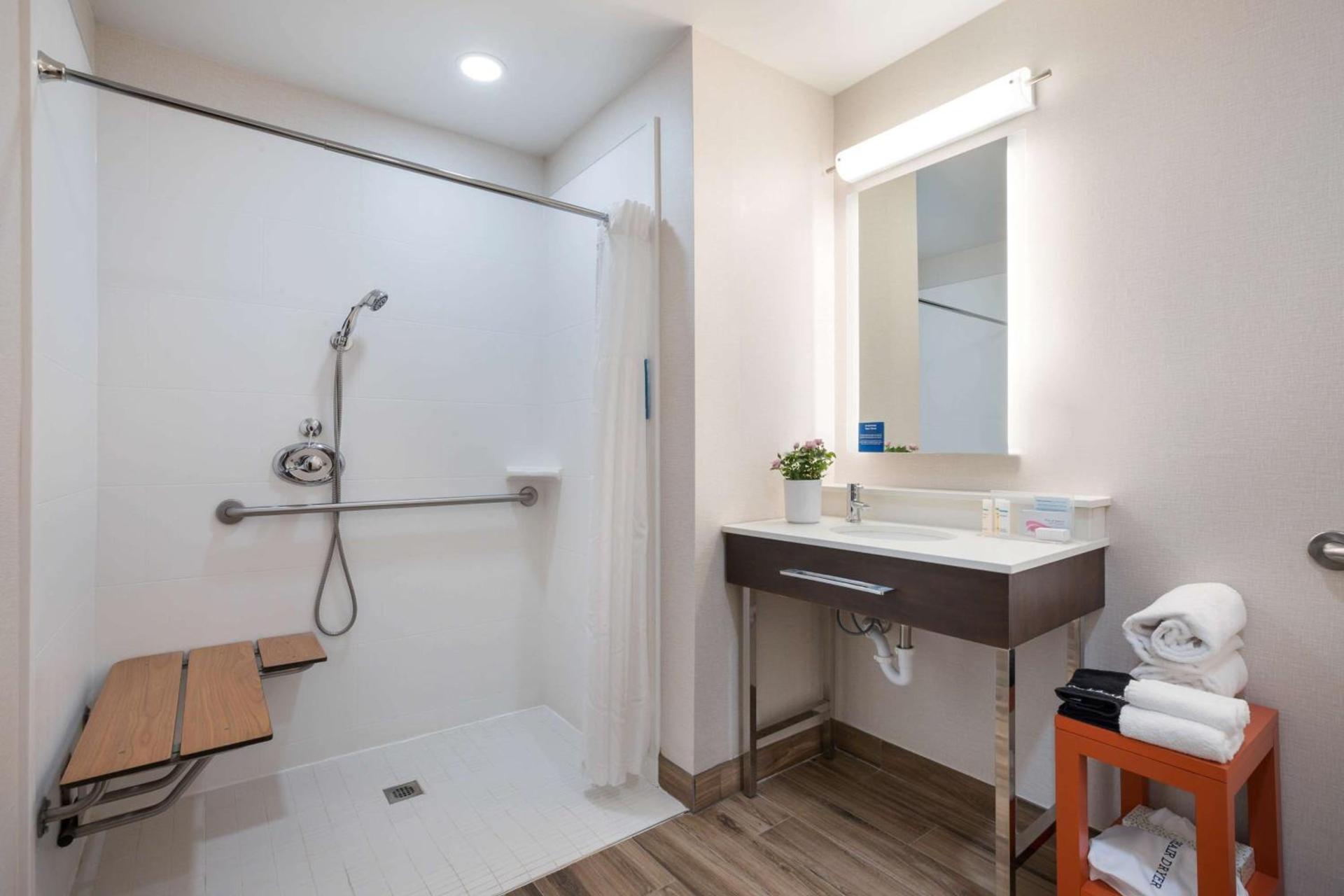 Hampton Inn Princeton photo 44