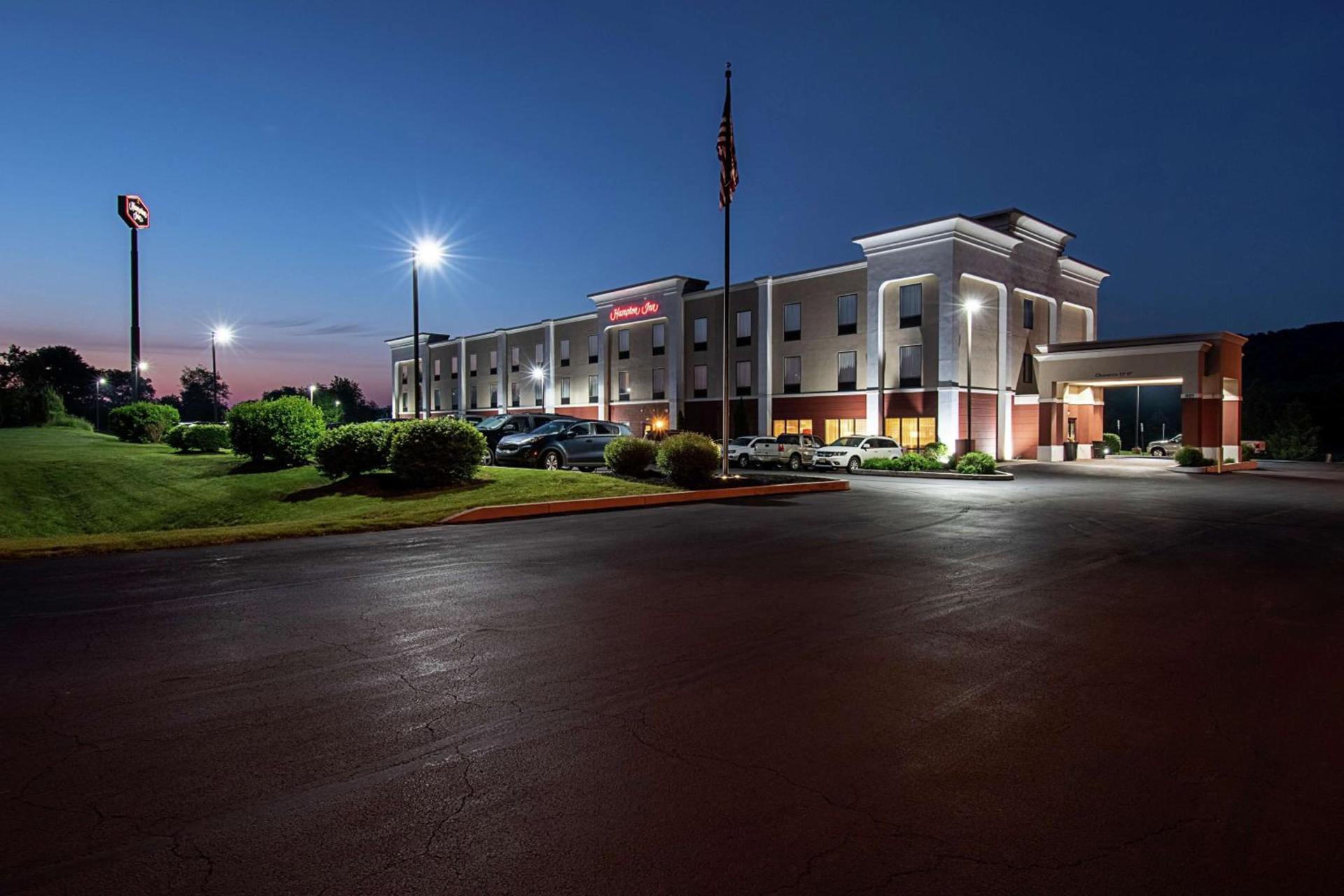 Hampton Inn Pine Grove photo 4