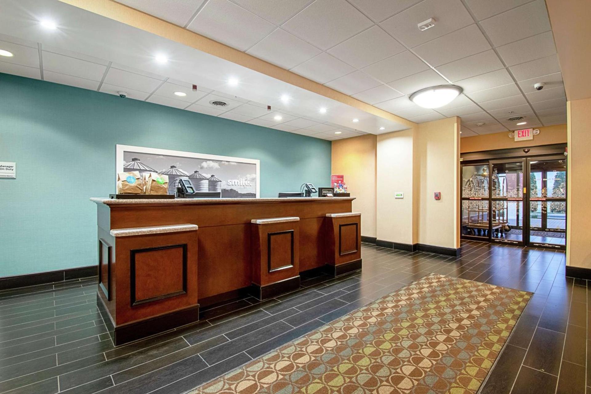 Hampton Inn Pine Grove photo 10