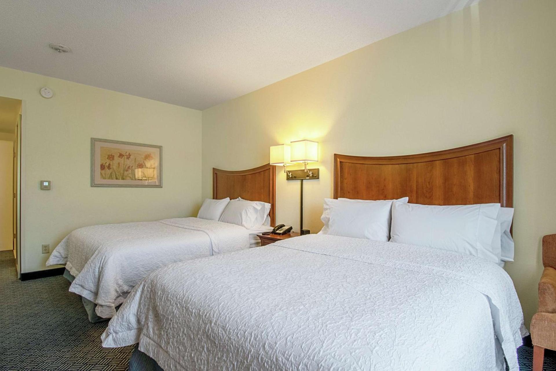 Hampton Inn Pine Grove photo 24