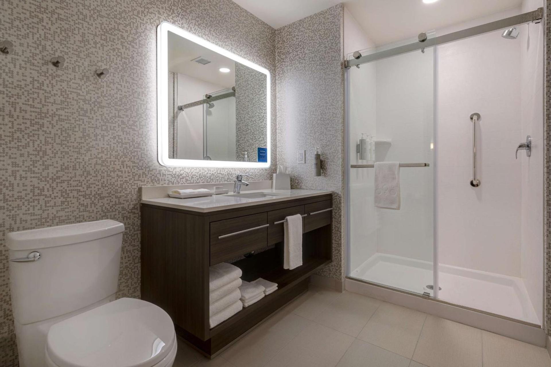 Home2 Suites By Hilton Redding photo 24