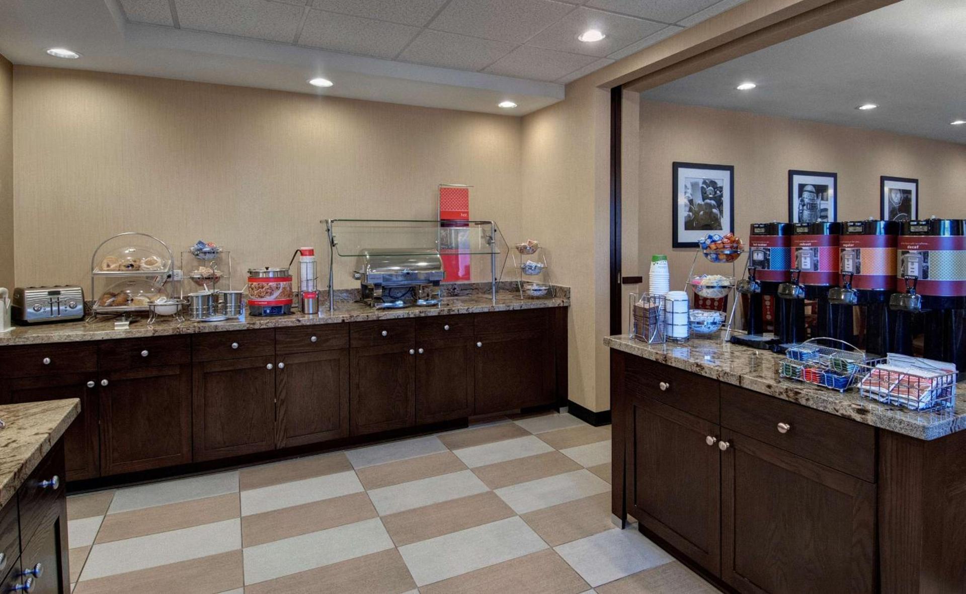 Hampton Inn Provo photo 6