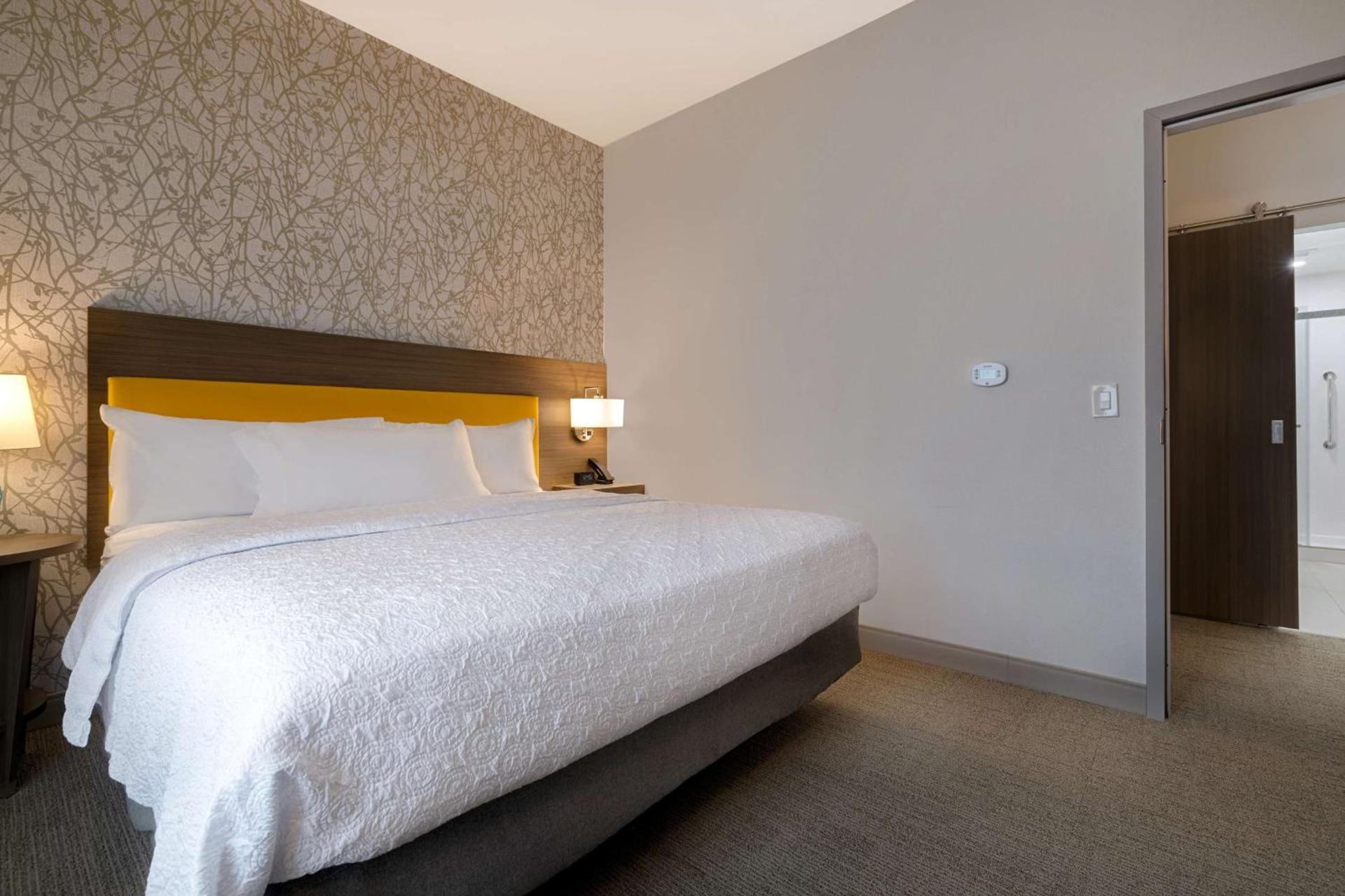 Home2 Suites By Hilton Redding photo 43