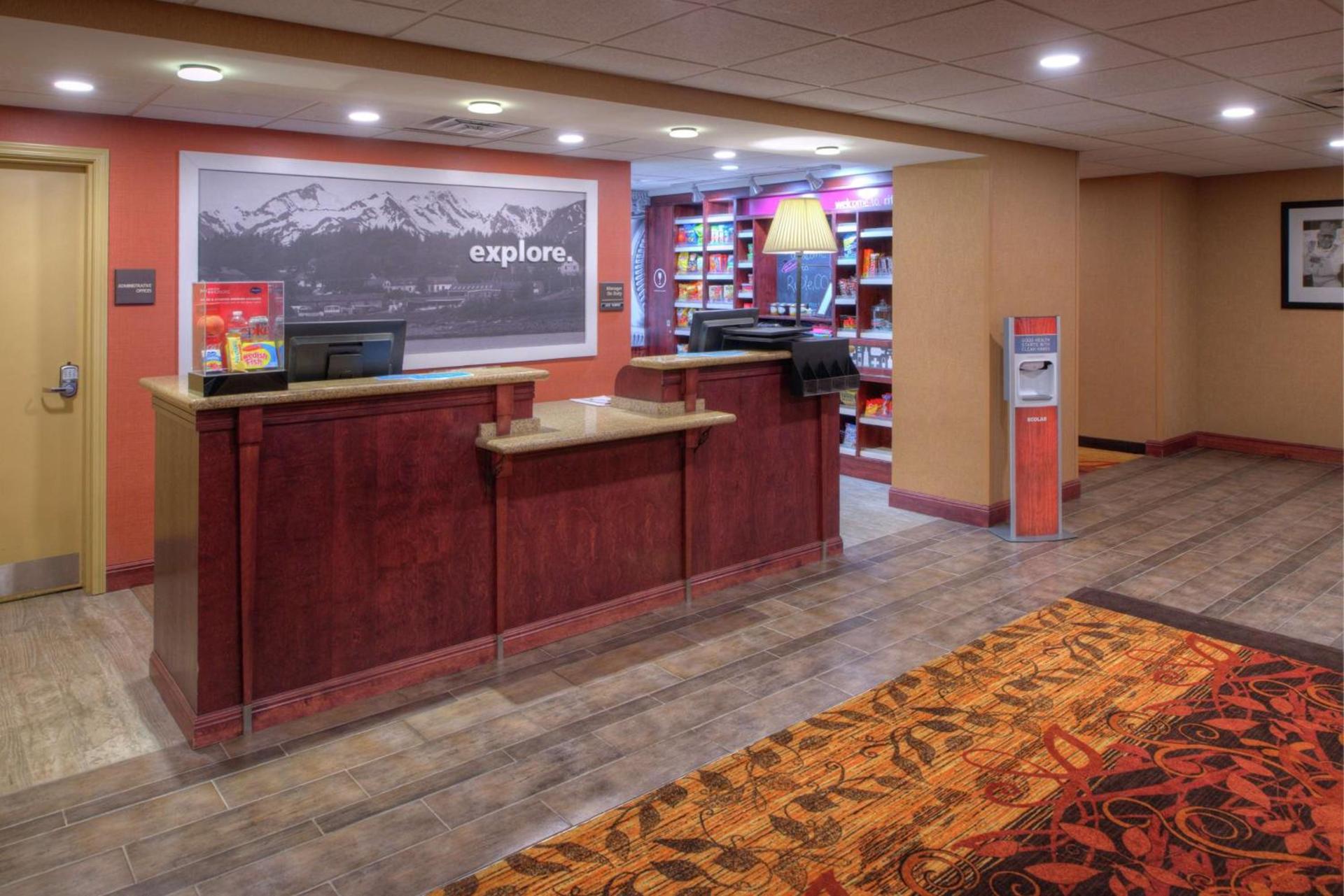 Hampton Inn & Suites Rifle photo 5