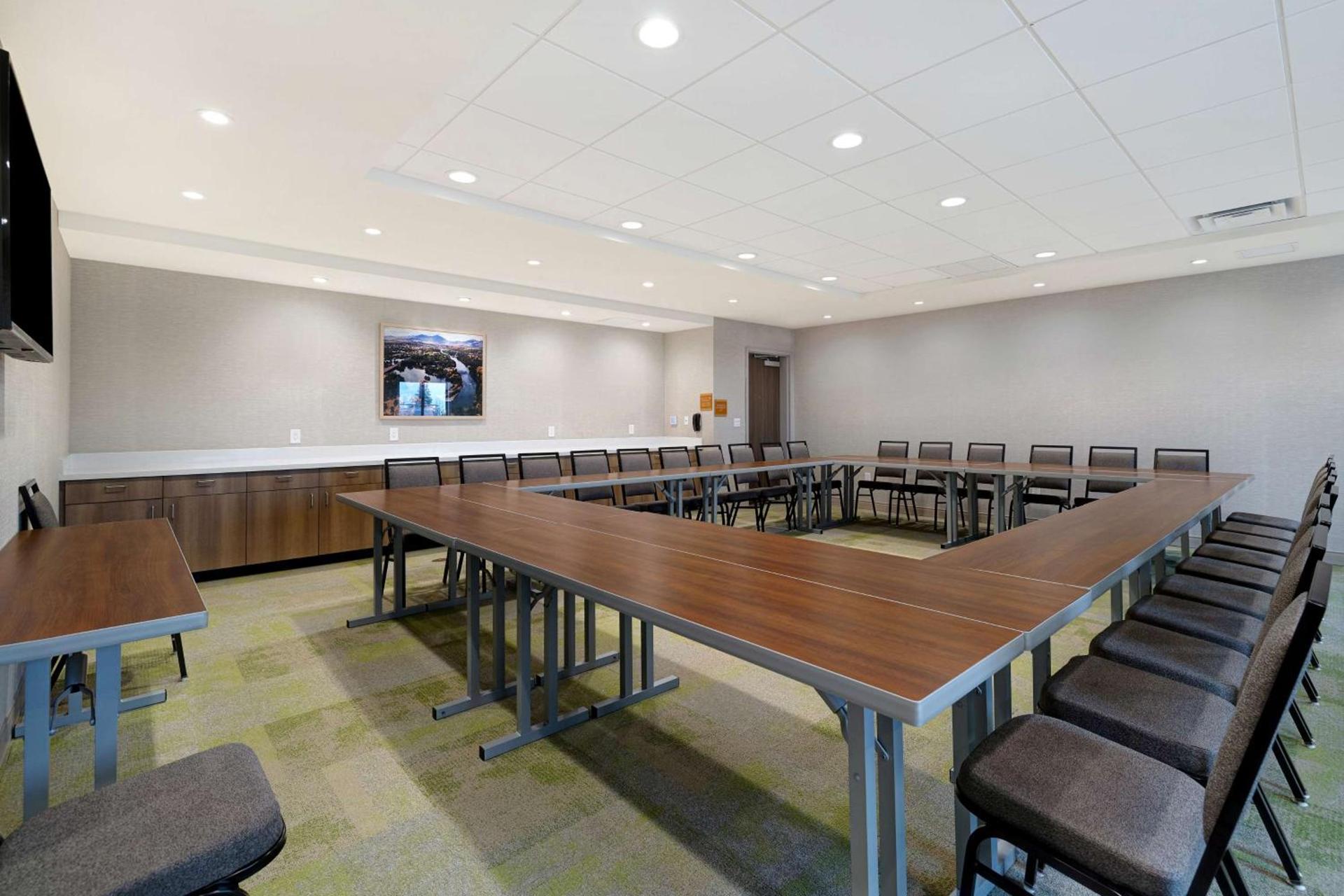 Home2 Suites By Hilton Redding photo 51