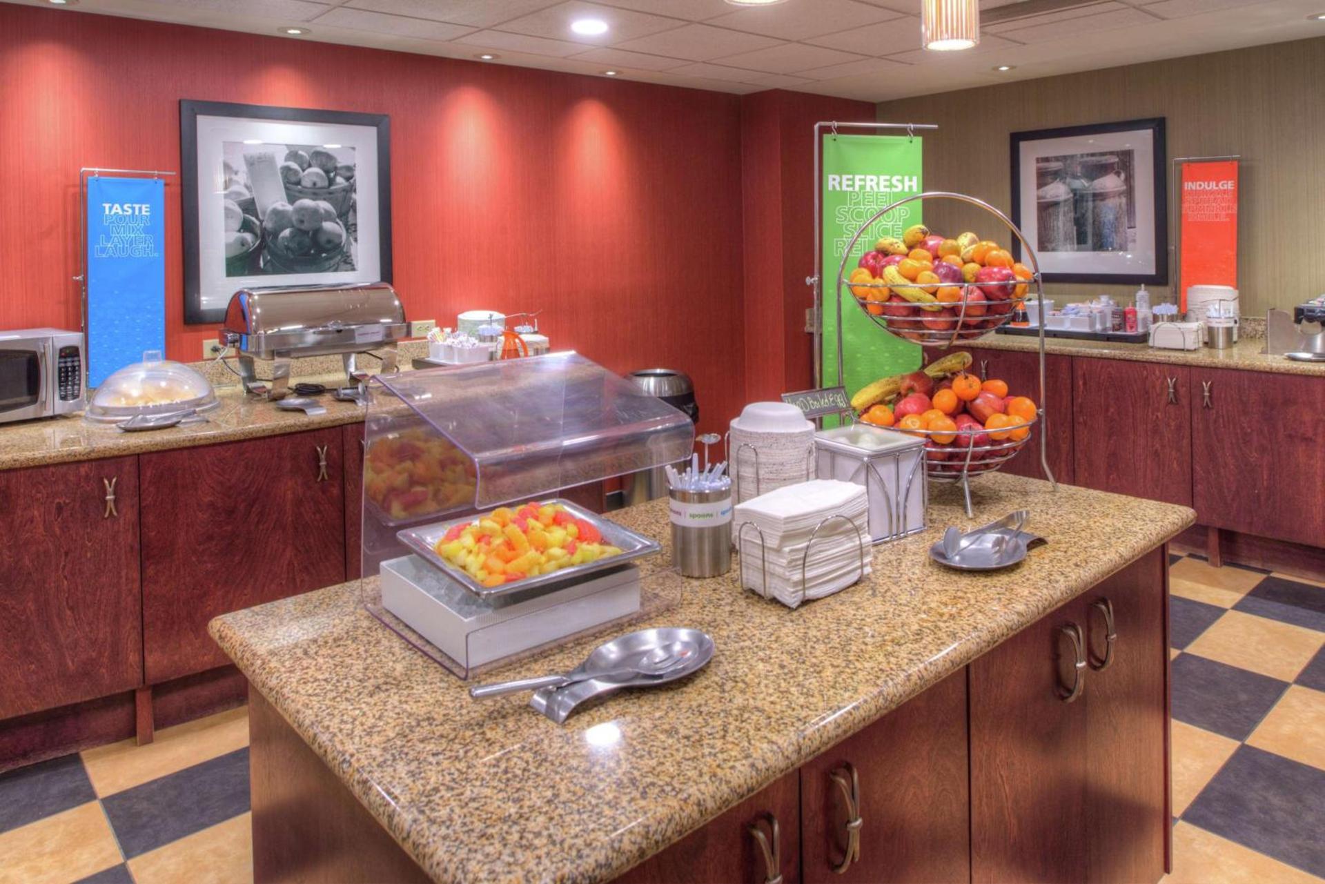 Hampton Inn & Suites Rifle photo 12