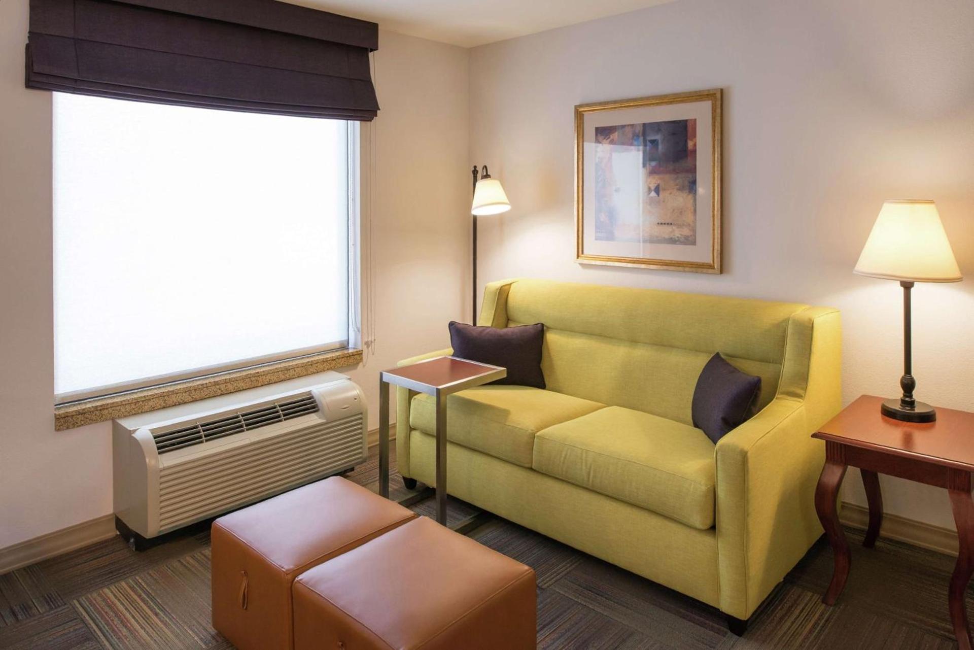 Hampton Inn & Suites Rifle photo 18