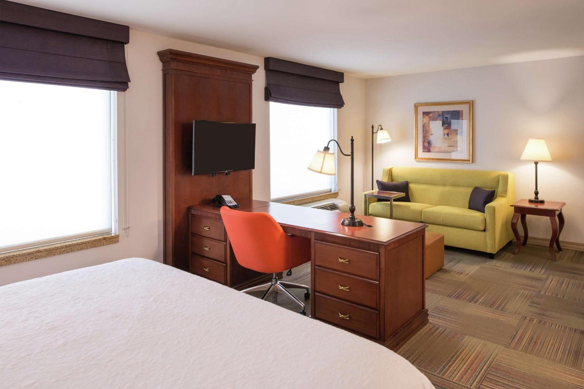 Hampton Inn & Suites Rifle photo 21