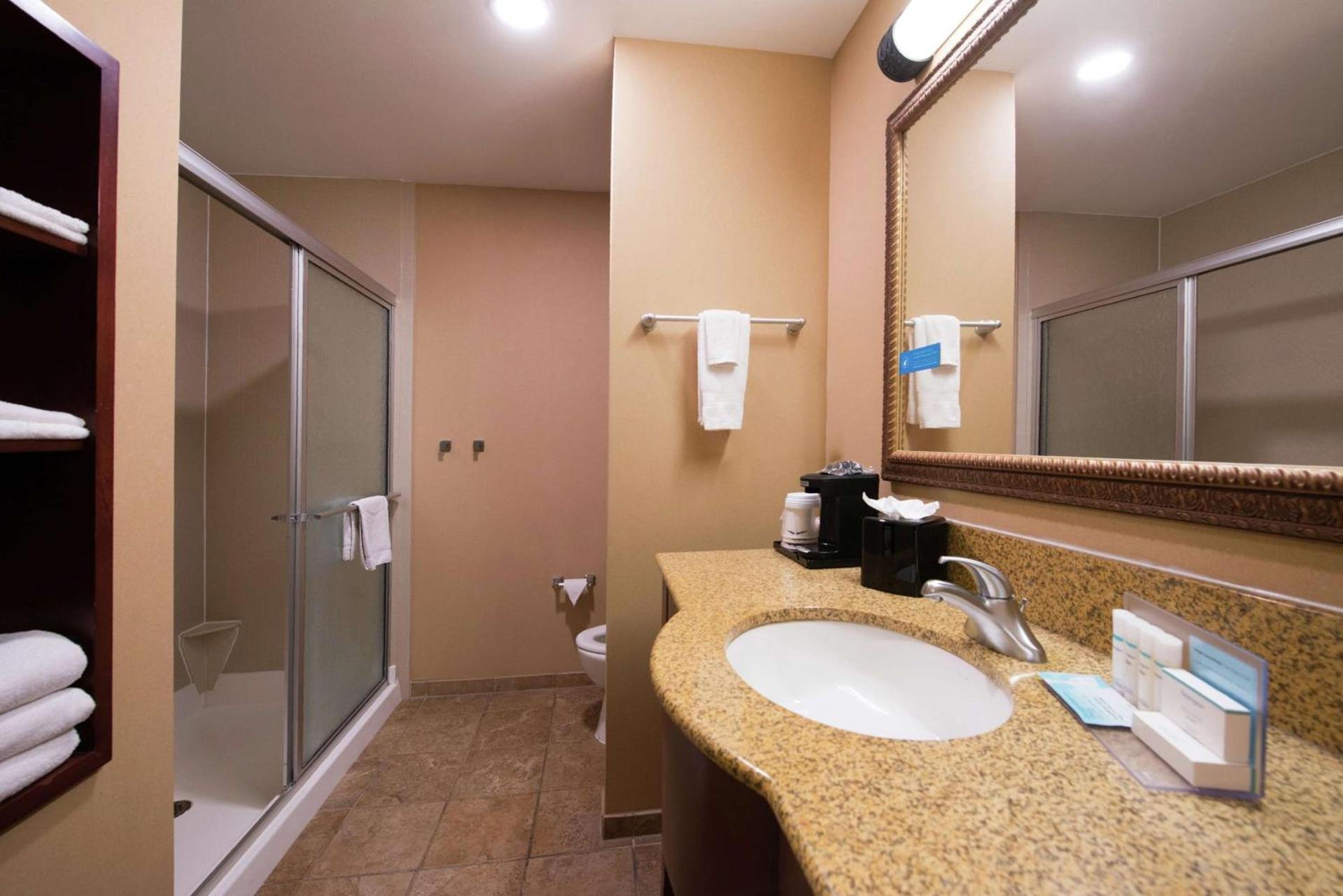 Hampton Inn & Suites Rifle photo 23