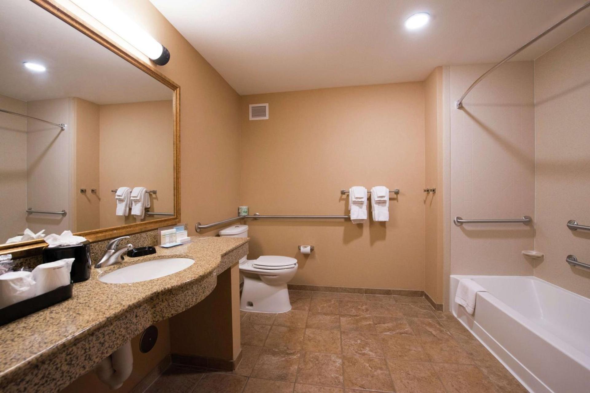 Hampton Inn & Suites Rifle photo 25