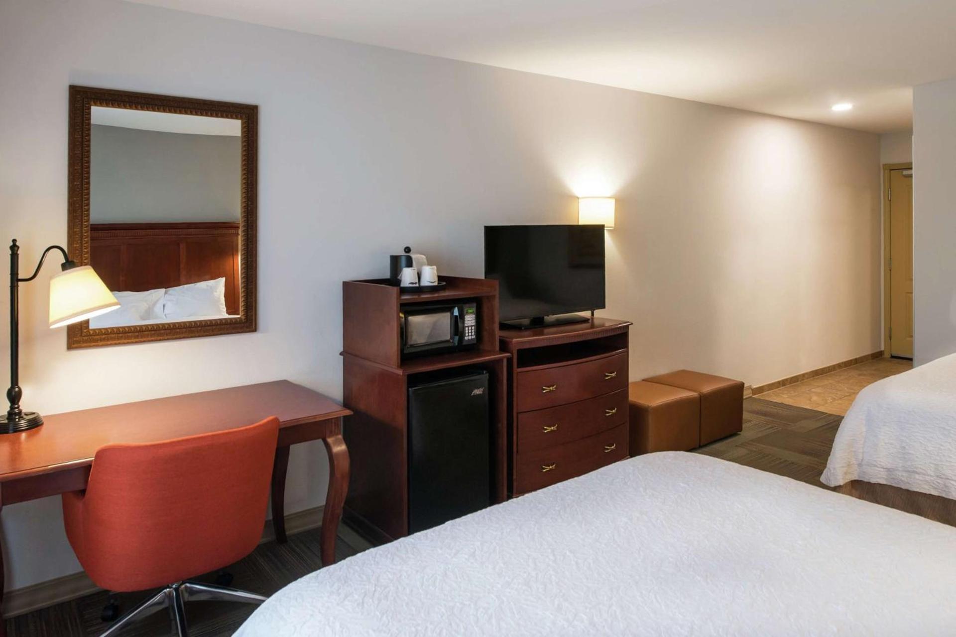 Hampton Inn & Suites Rifle photo 31