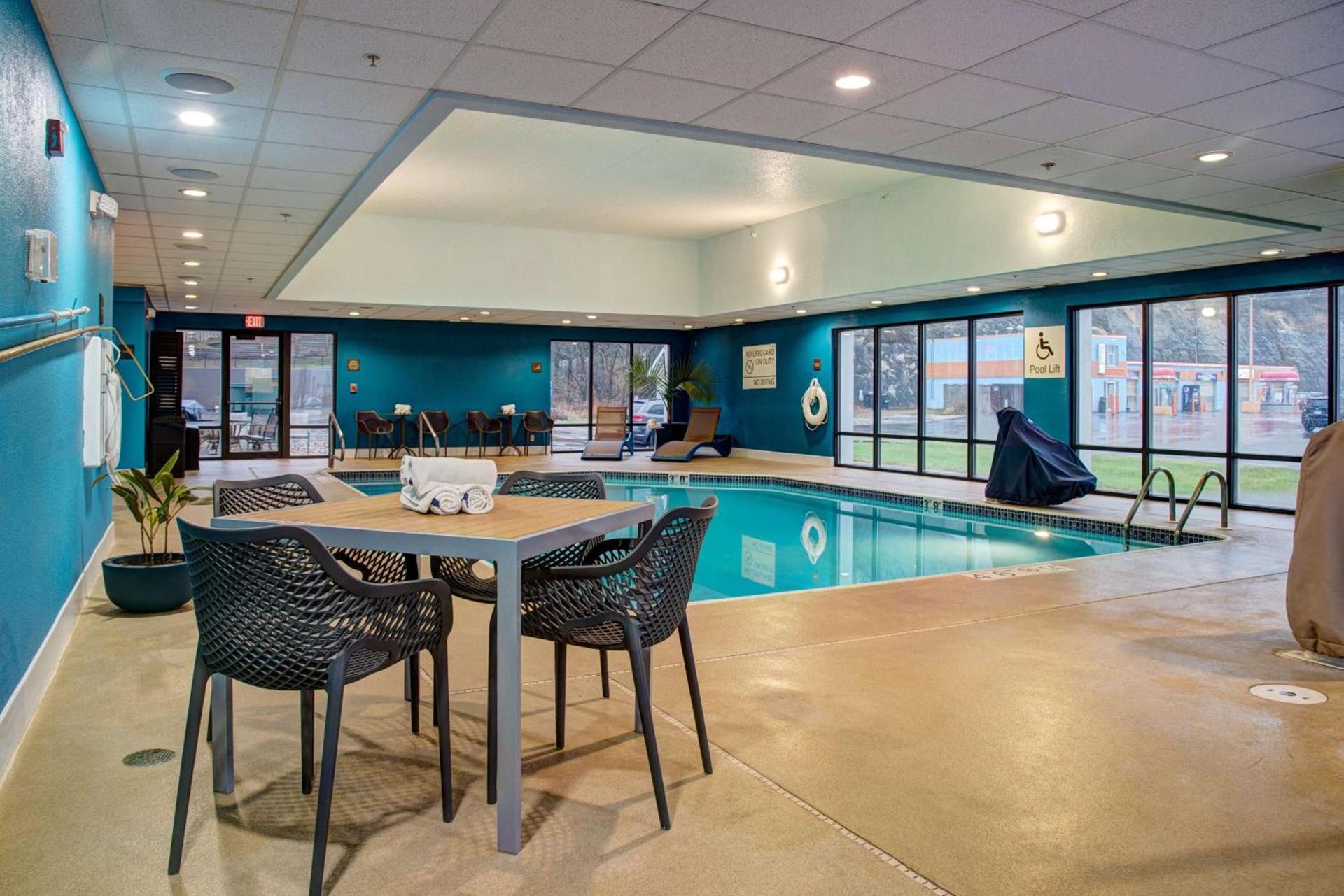 Hampton Inn Rochester photo 9