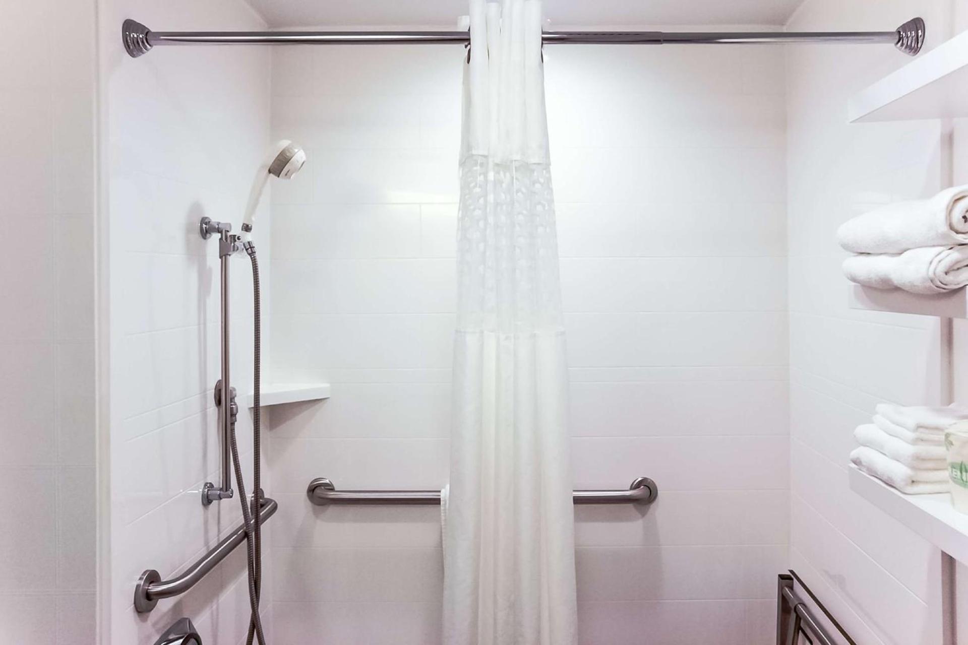 Hampton Inn Rochester photo 39