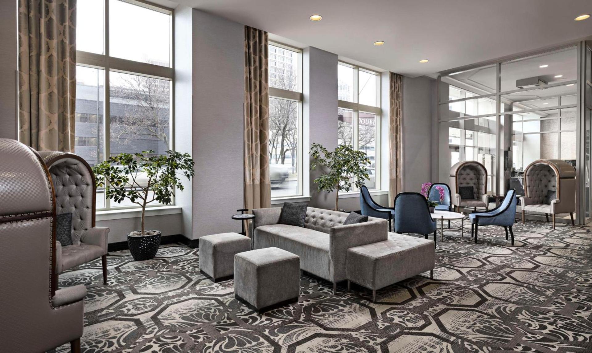 DoubleTree Suites by Hilton Hotel Detroit Downtown - Fort Shelby photo 5