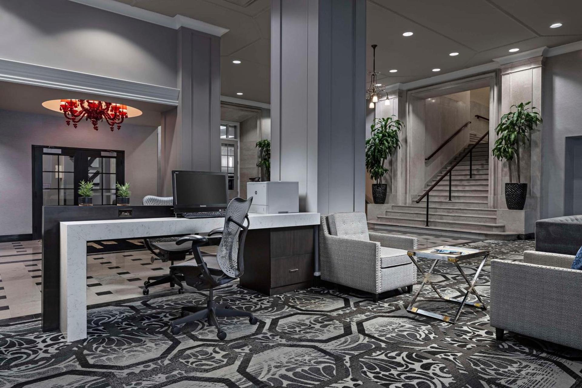 DoubleTree Suites by Hilton Hotel Detroit Downtown - Fort Shelby photo 6