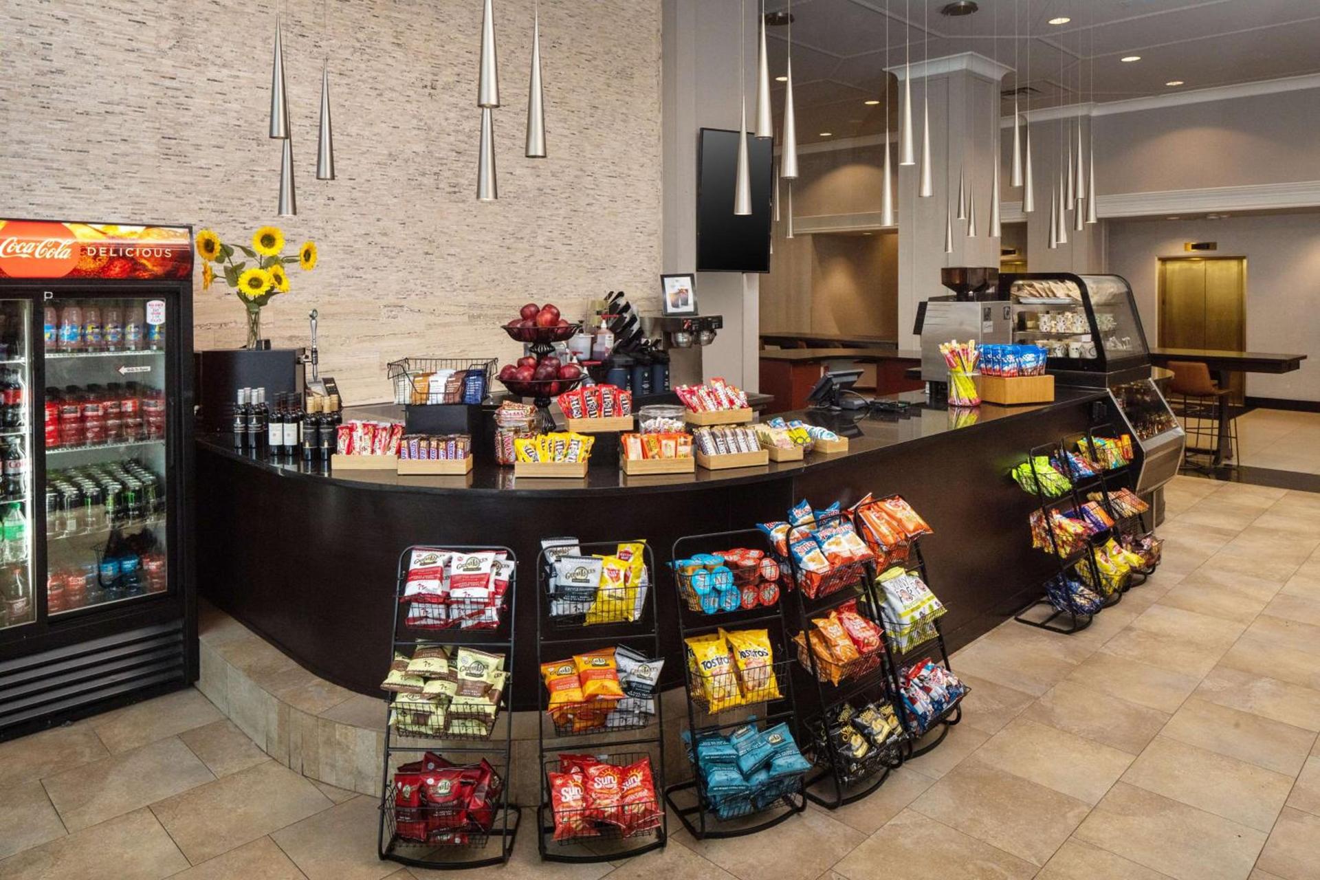 DoubleTree Suites by Hilton Hotel Detroit Downtown - Fort Shelby photo 10