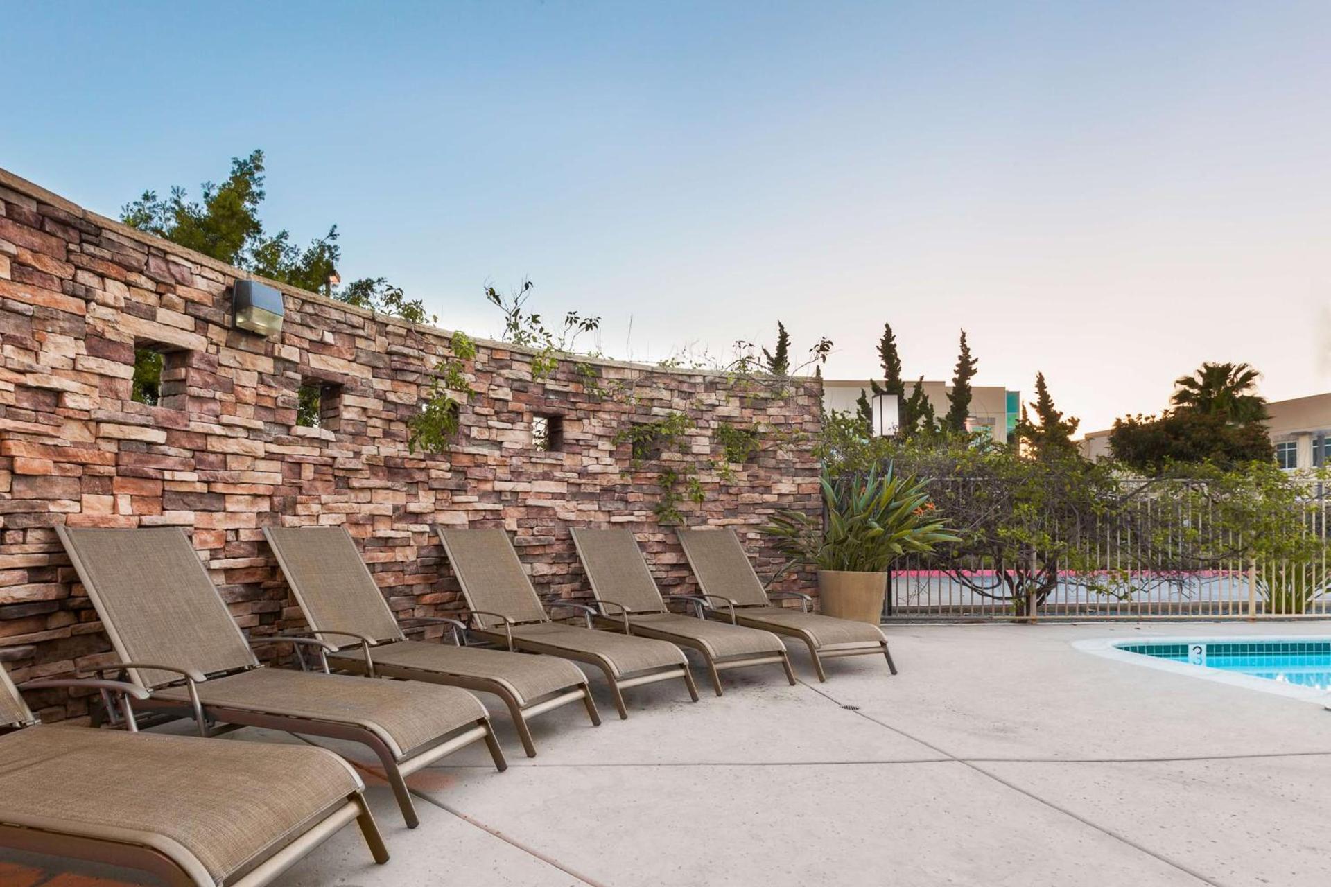 Hampton Inn San Marcos photo 9