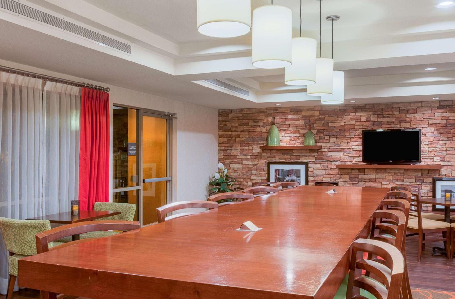 Hampton Inn San Marcos photo 12