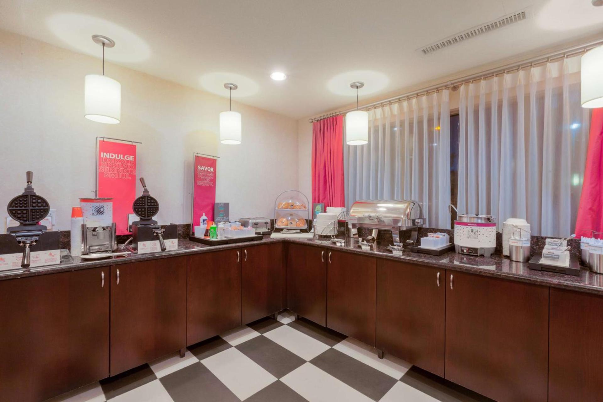 Hampton Inn San Marcos photo 14