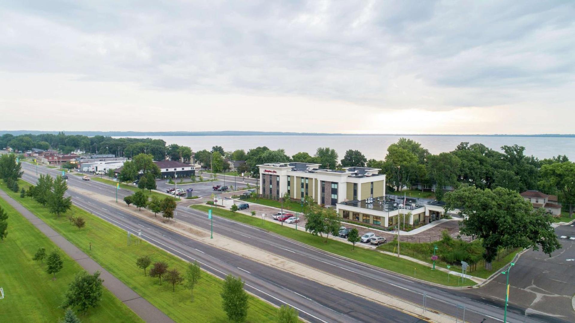 Hampton Inn Spicer Green Lake, MN photo 2