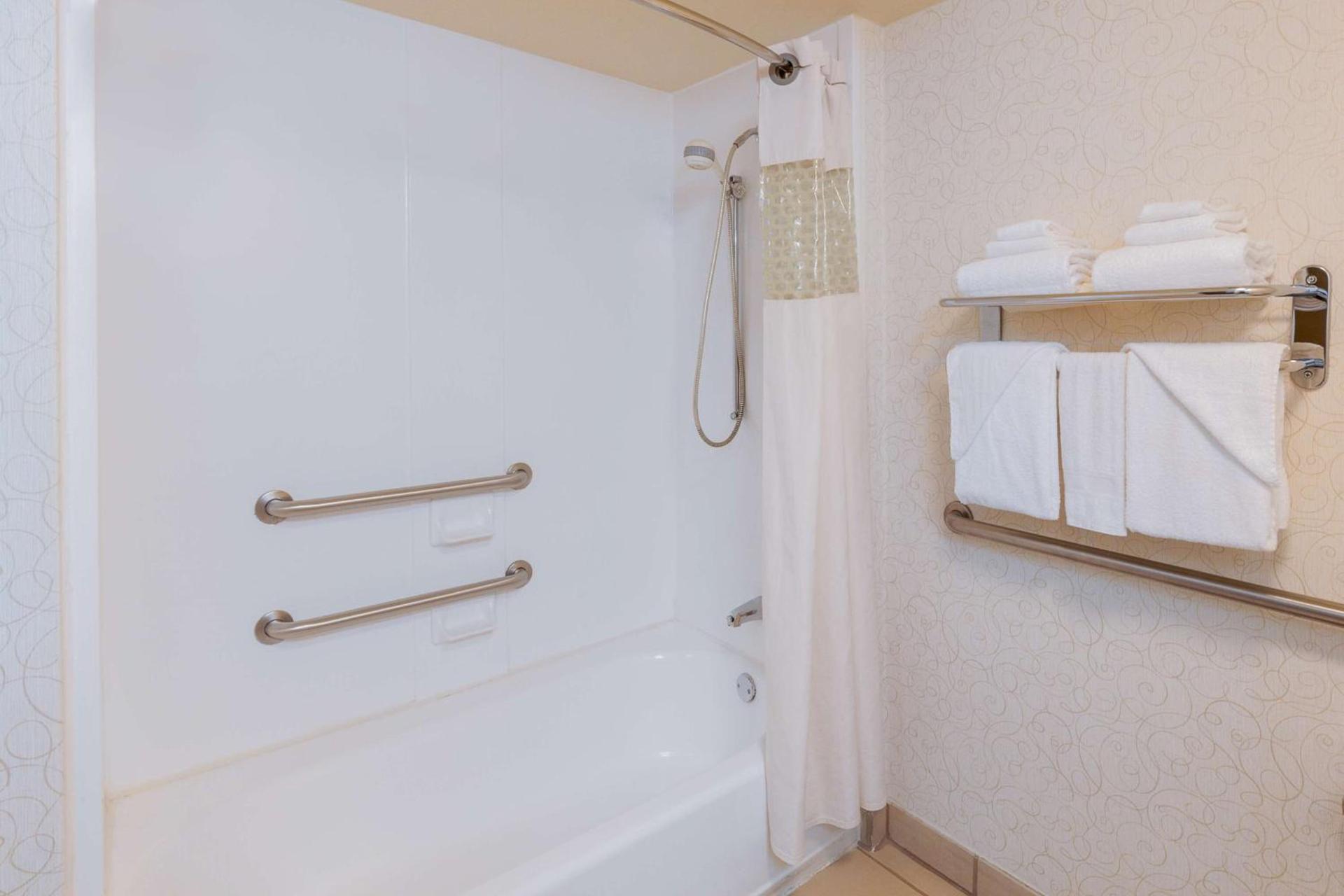 Hampton Inn San Marcos photo 44