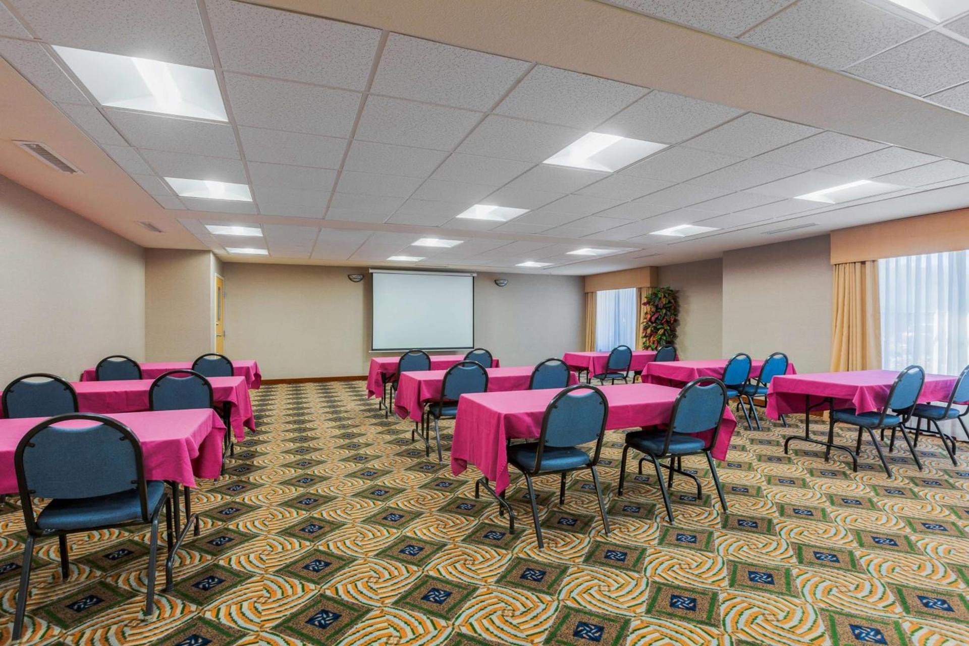 Hampton Inn San Marcos photo 48