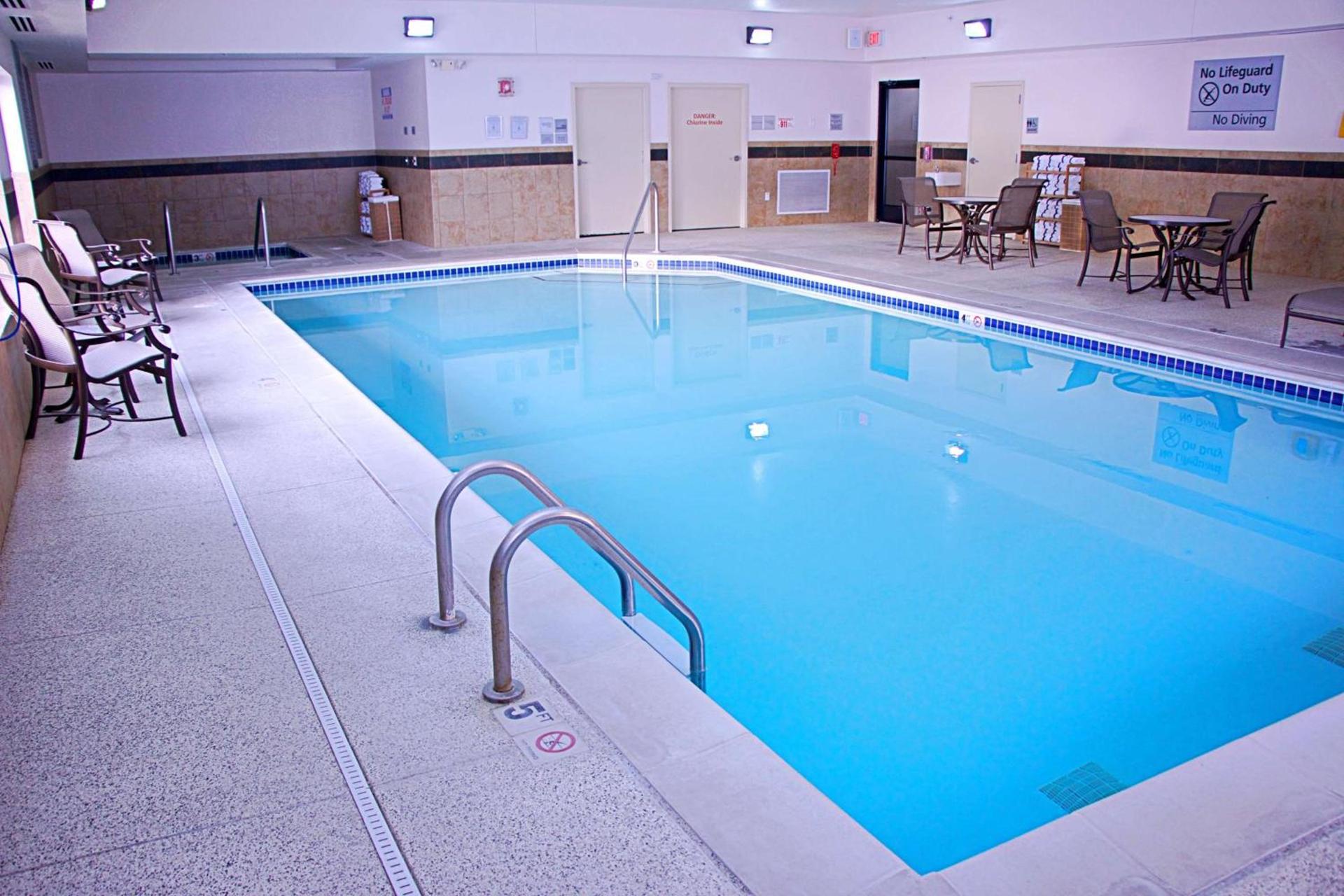 Hampton Inn Sidney photo 8