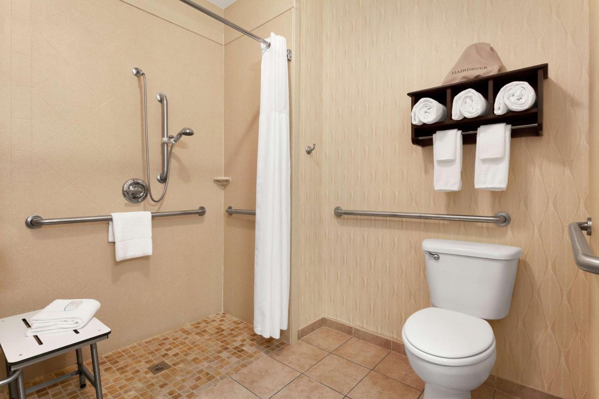 Hampton Inn Sulphur Springs photo 23