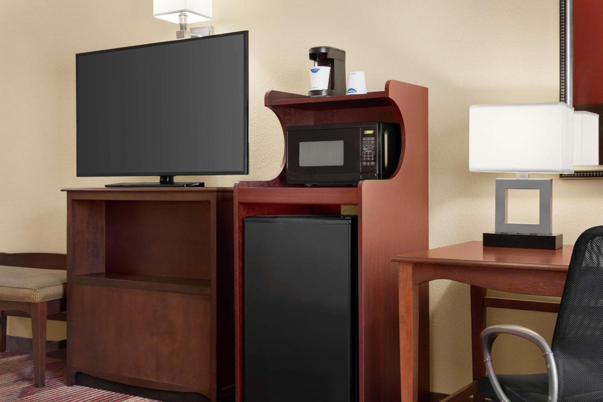 Hampton Inn Sulphur Springs photo 38