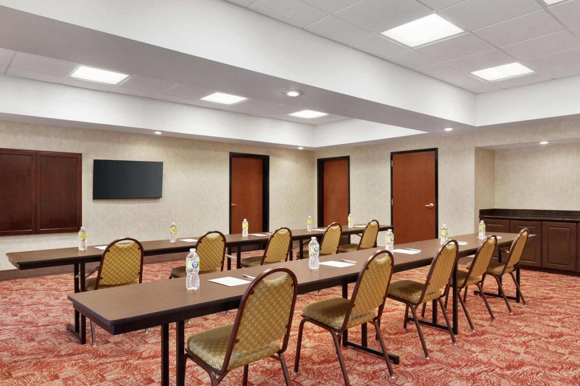 Hampton Inn Sulphur Springs photo 40