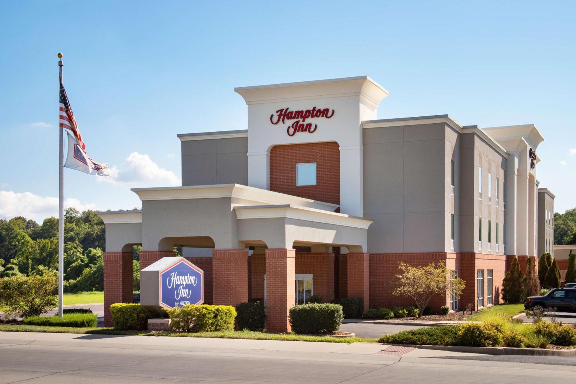Hampton Inn St. Louis-Columbia photo 1