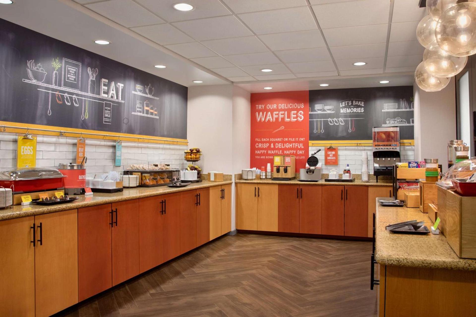 Hampton Inn St. Louis-Columbia photo 9
