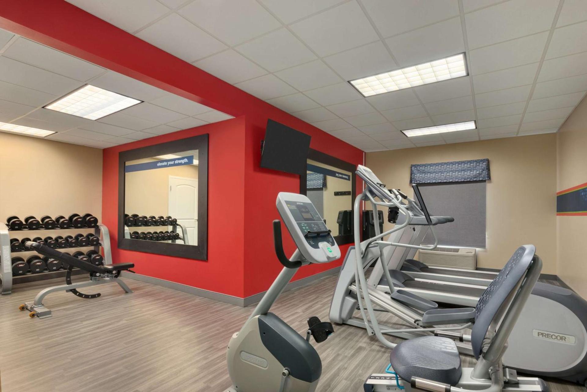 Hampton Inn St. Louis-Columbia photo 11